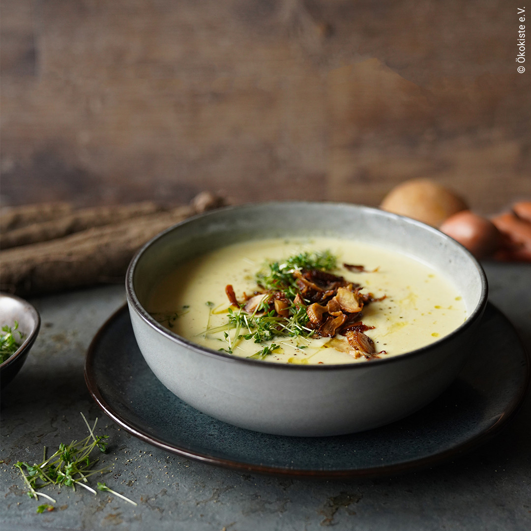 Rezept: Schwarzwurzelsuppe mit Topping (3 Portionen als Vorspeise)