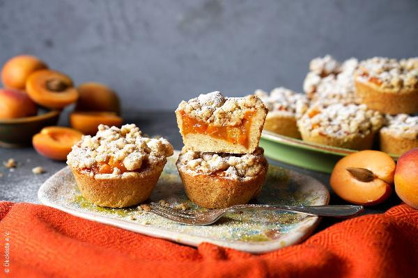 Produktfoto zu Rezept: Aprikosen-Küchlein (12 Stück)