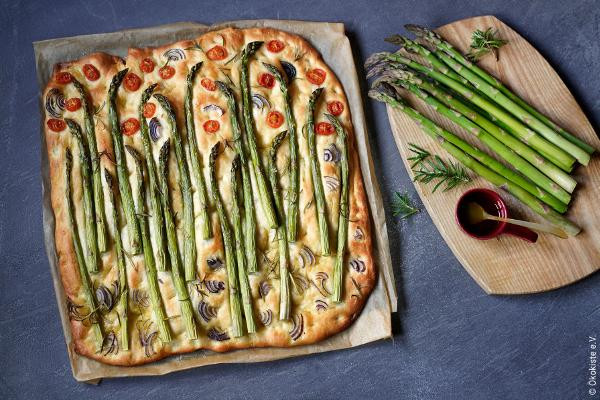 Produktfoto zu Rezept: Spargel Focaccia (4 Portionen)